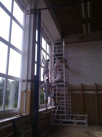 Montáž plastových oken,Tělocvična střední školy, Černovír 2