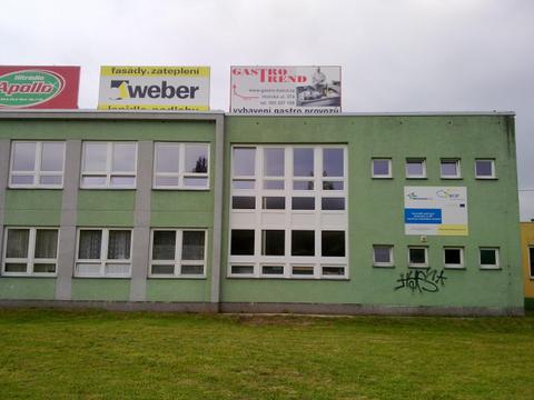Okna VEKA TOP-Line a schodištová sestava Střední škola Polytechická Olomouc