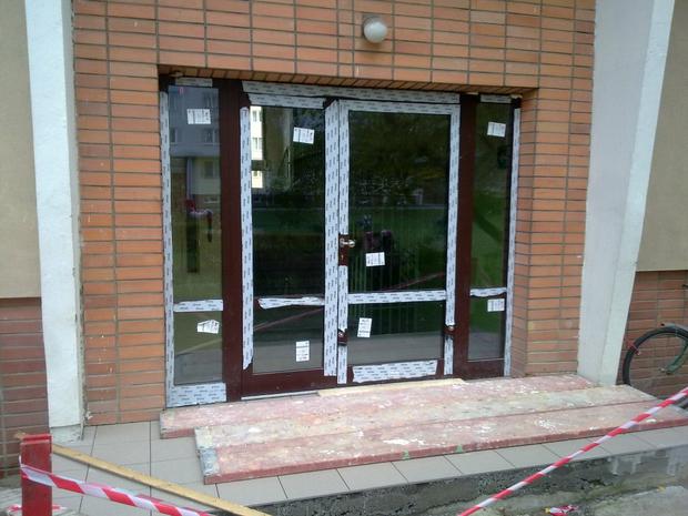 Rekonstrukce vstupů do panelových vchodů,Kosmonautů, Olomouc 2